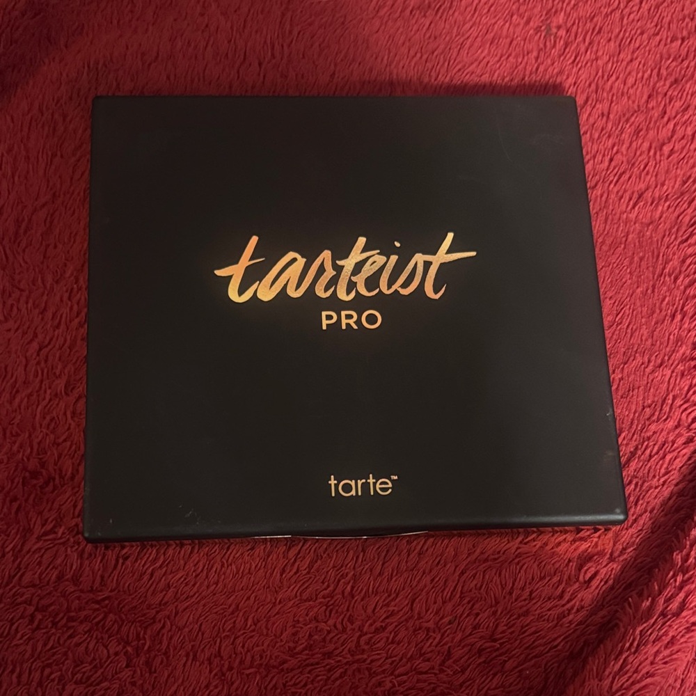Tarte Tarteist Pro Palette in Black and Gold